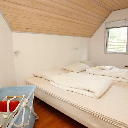 Four-bedroom Holiday In 12